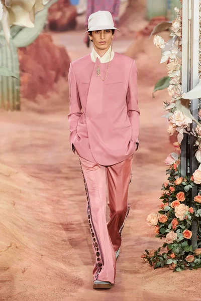 Look 12